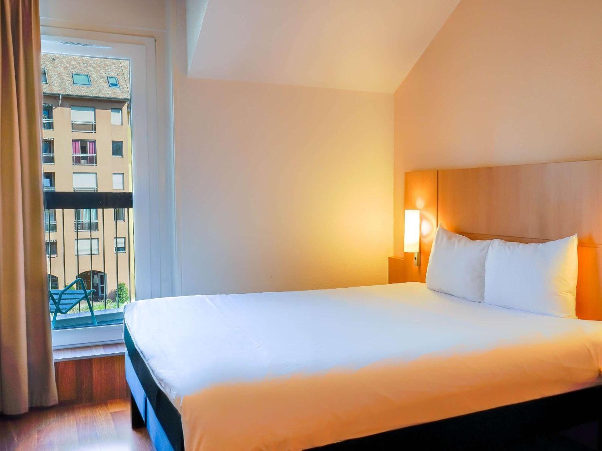 Ibis Annecy Centre Vieille Ville Exterior photo