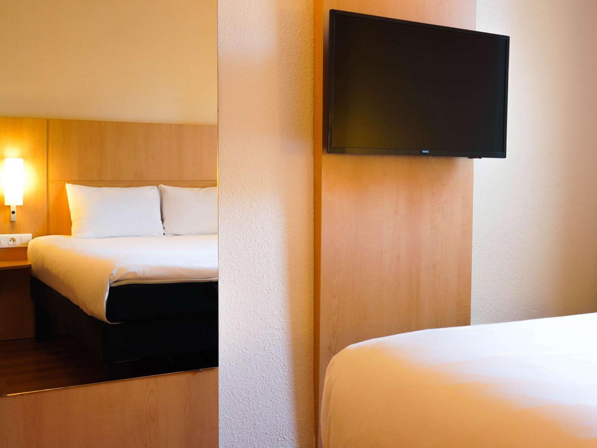 Ibis Annecy Centre Vieille Ville Exterior photo