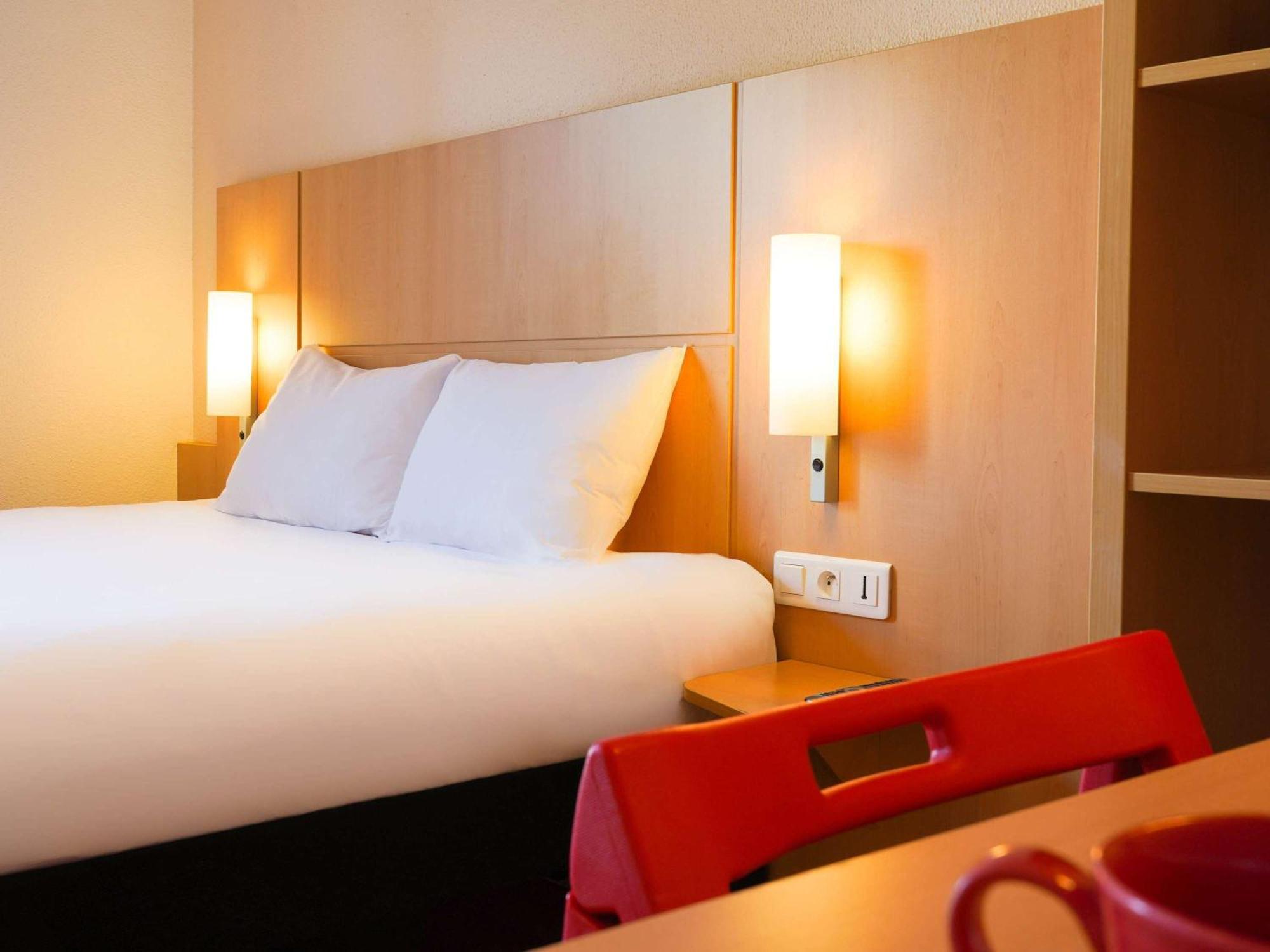 Ibis Annecy Centre Vieille Ville Exterior photo