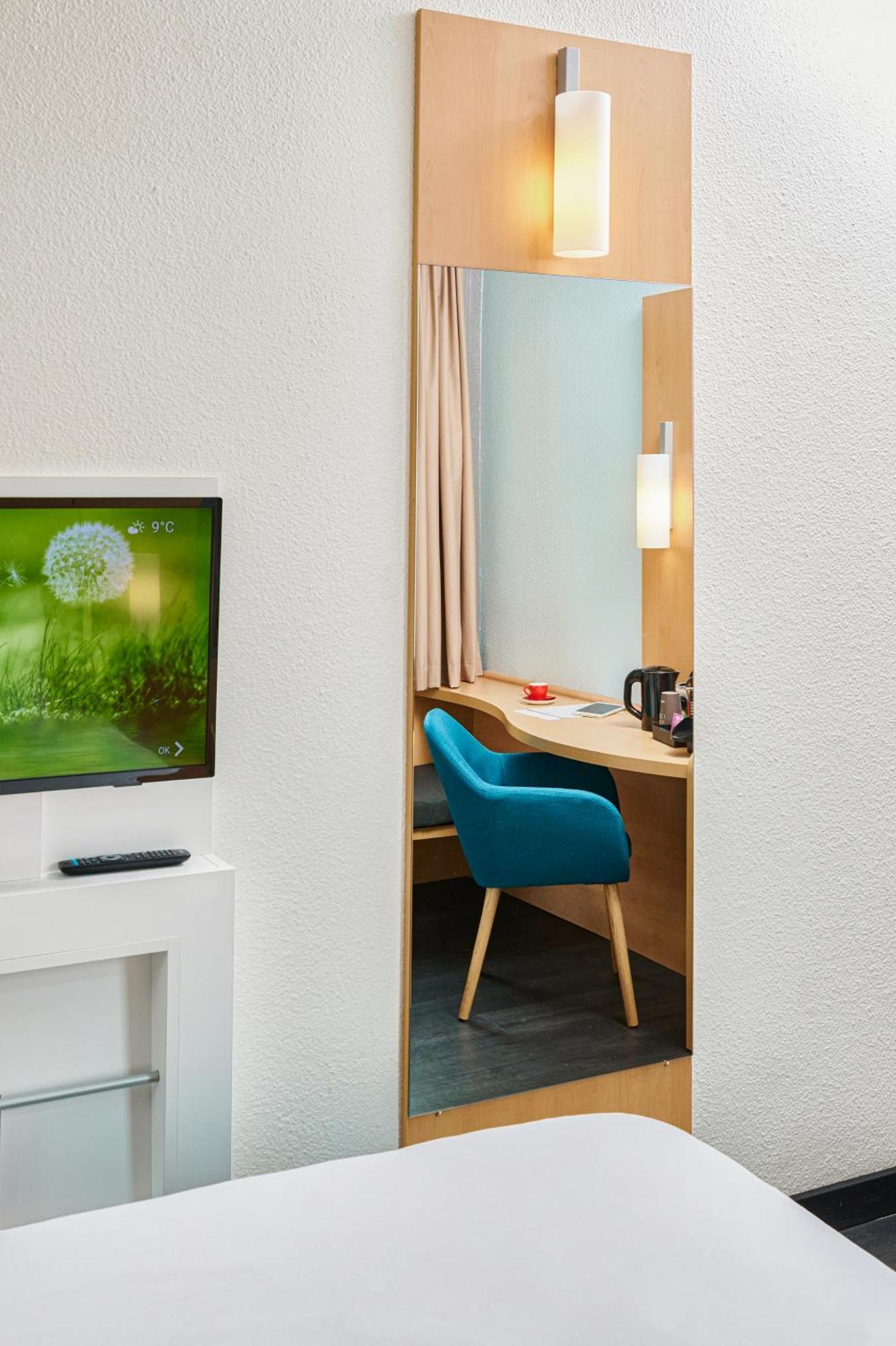 Ibis Annecy Centre Vieille Ville Exterior photo