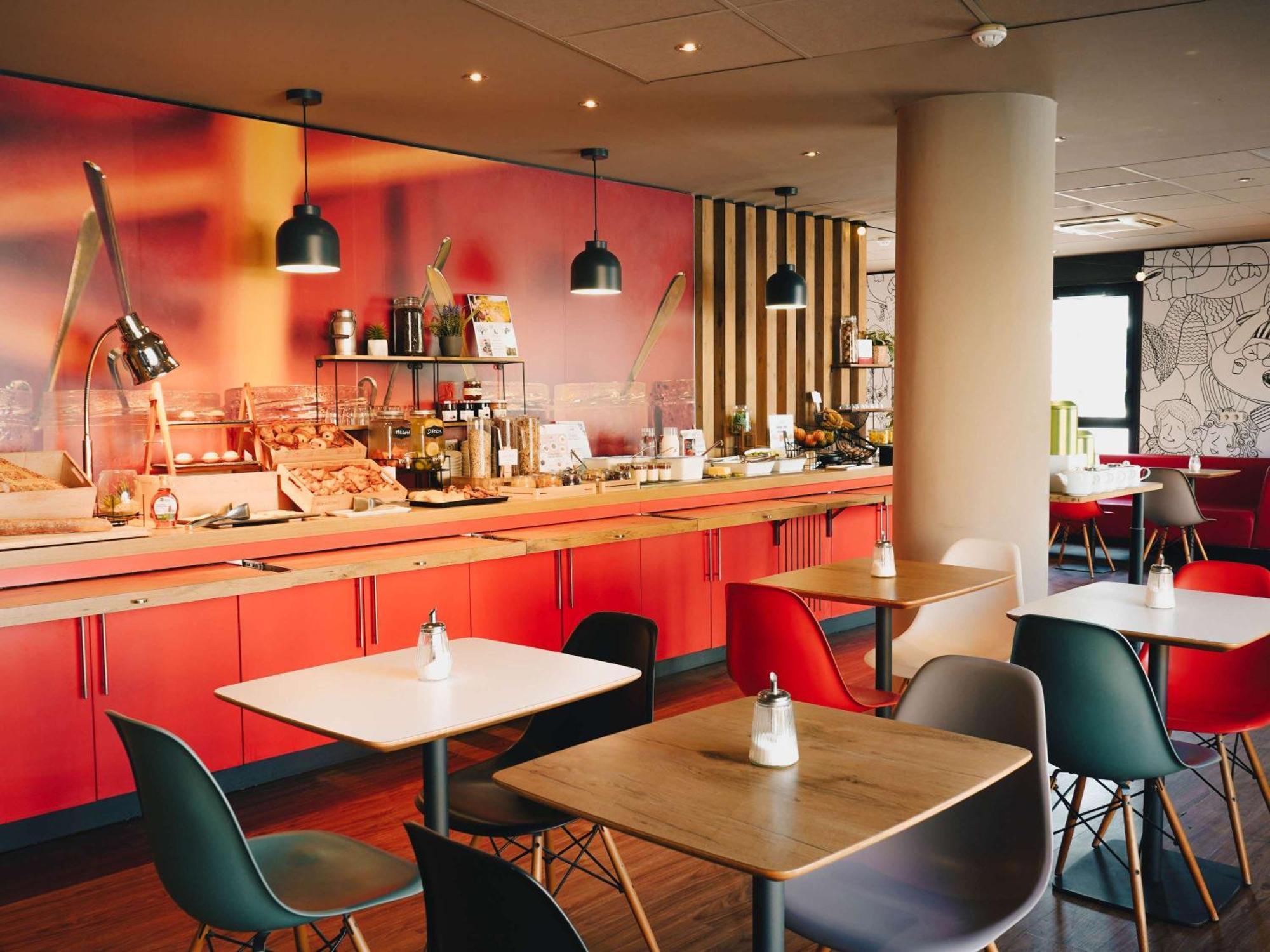 Ibis Annecy Centre Vieille Ville Exterior photo