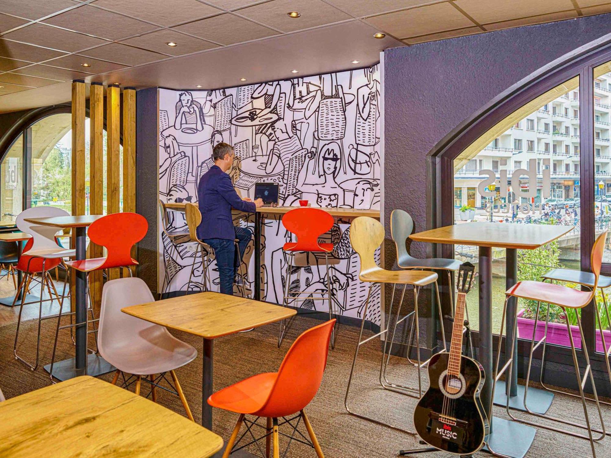 Ibis Annecy Centre Vieille Ville Exterior photo
